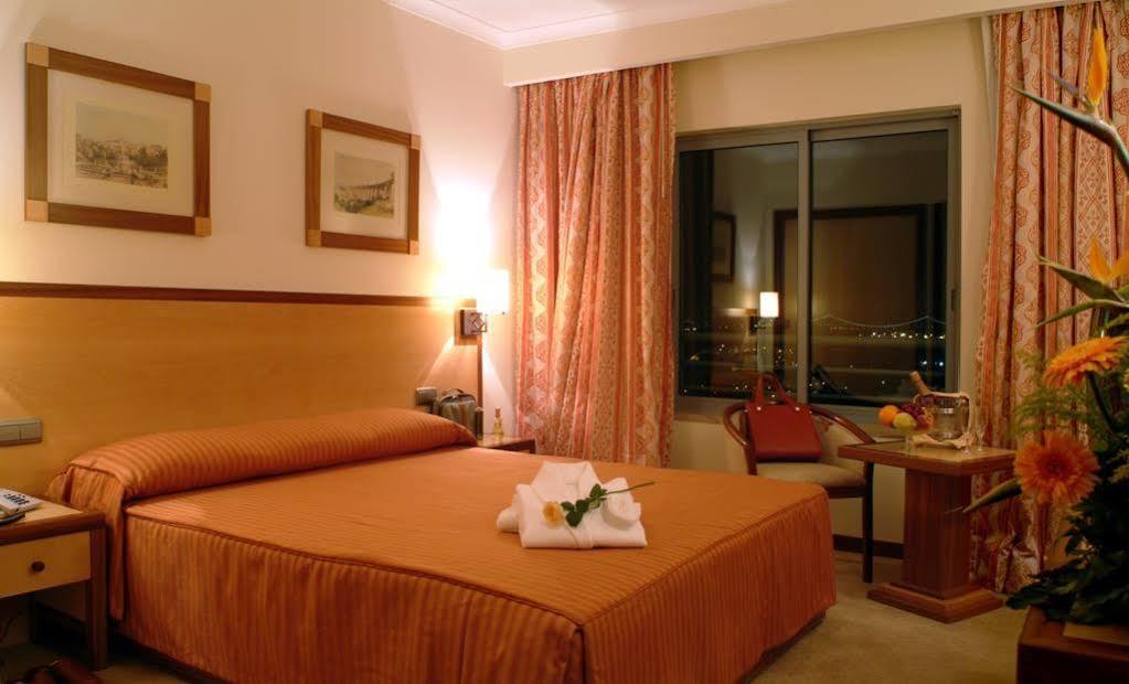 Hotel Real Oeiras Paco de Arcos Exterior photo